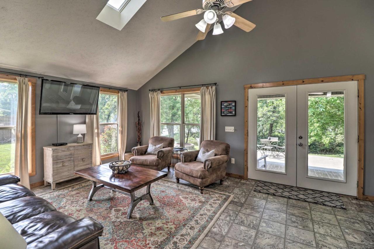 Mountain Home Cottage With Deck On White River! Gassville Exteriér fotografie