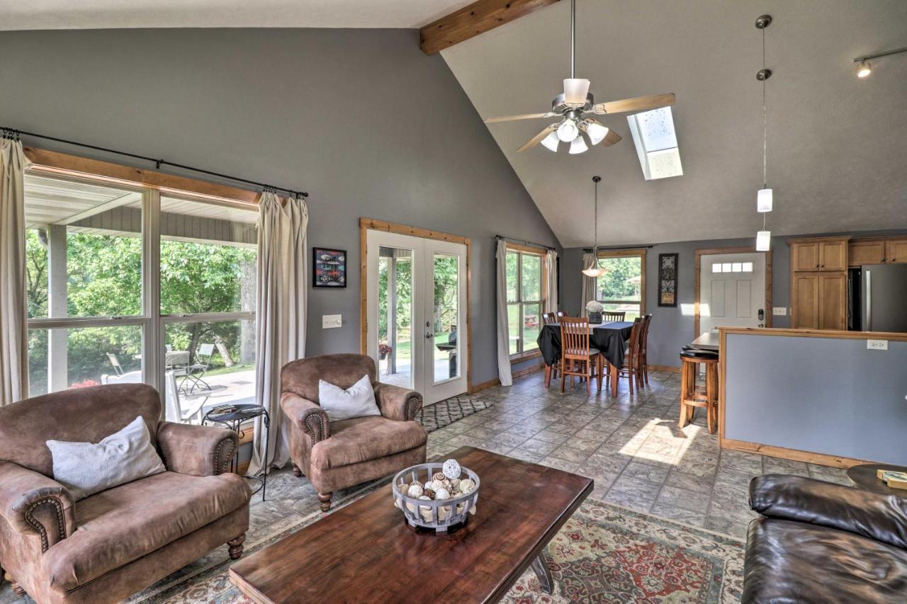 Mountain Home Cottage With Deck On White River! Gassville Exteriér fotografie