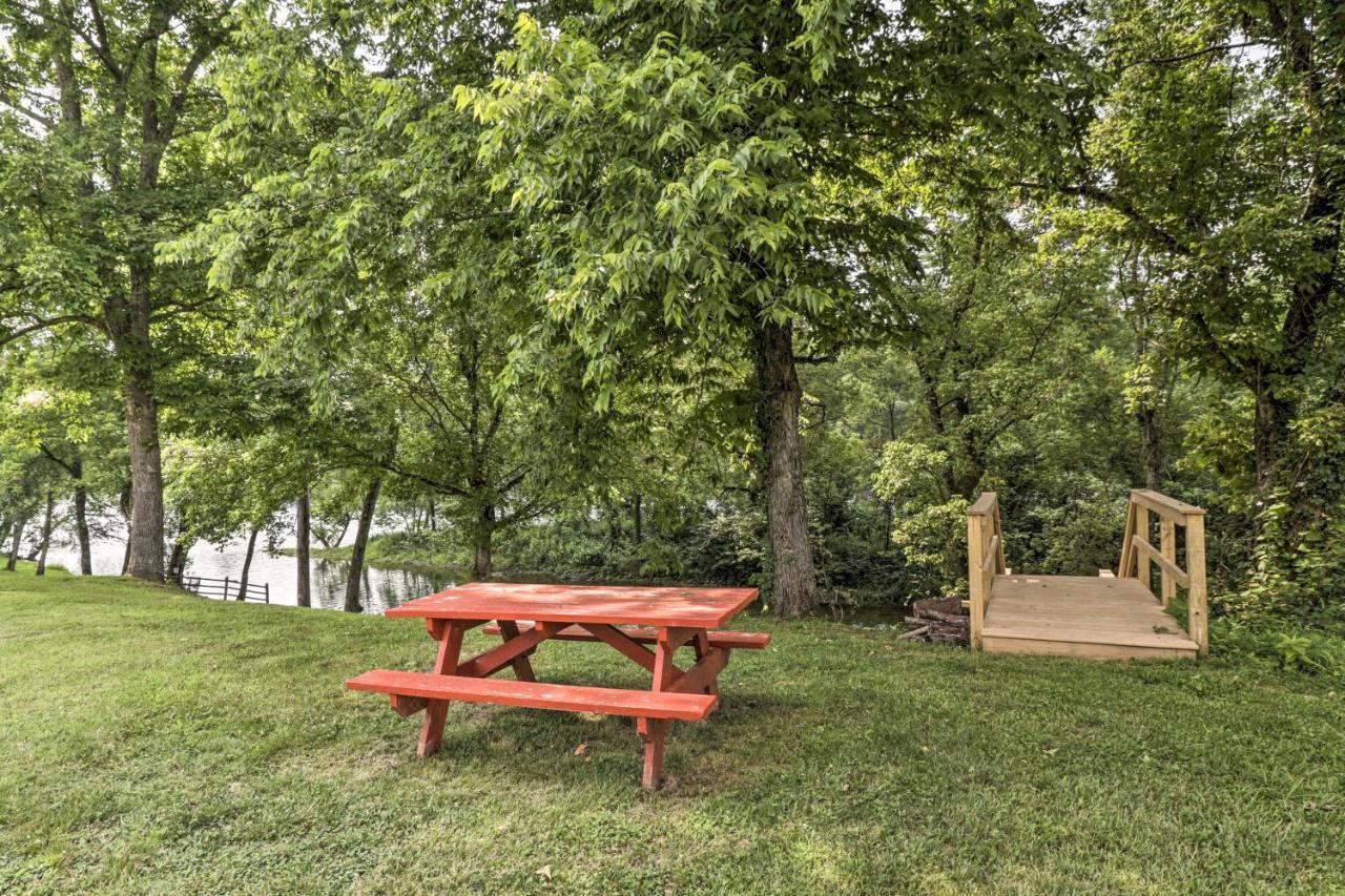 Mountain Home Cottage With Deck On White River! Gassville Exteriér fotografie