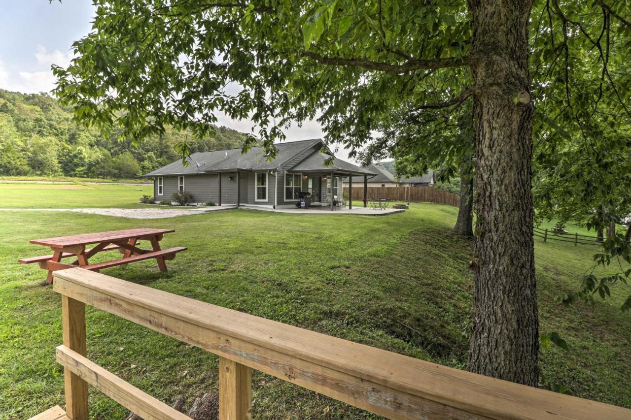 Mountain Home Cottage With Deck On White River! Gassville Exteriér fotografie